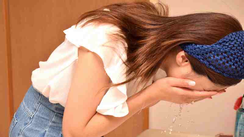 ダイソーの炭酸泡洗顔フォームを使った感想 毛穴がスッキリ 知楽ラボ